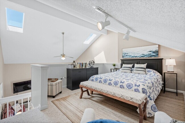 Building Photo - 1890E Auburn Ln