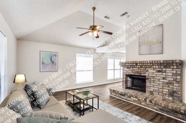 Foto del edificio - 1538 Evergreen Dr