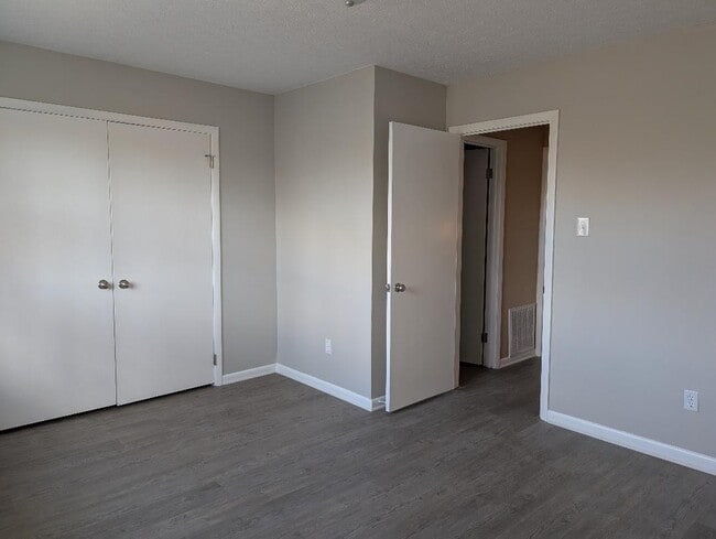 Building Photo - 105 Windy Cir