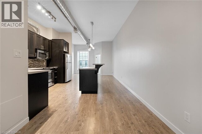 Building Photo - 31 Main St