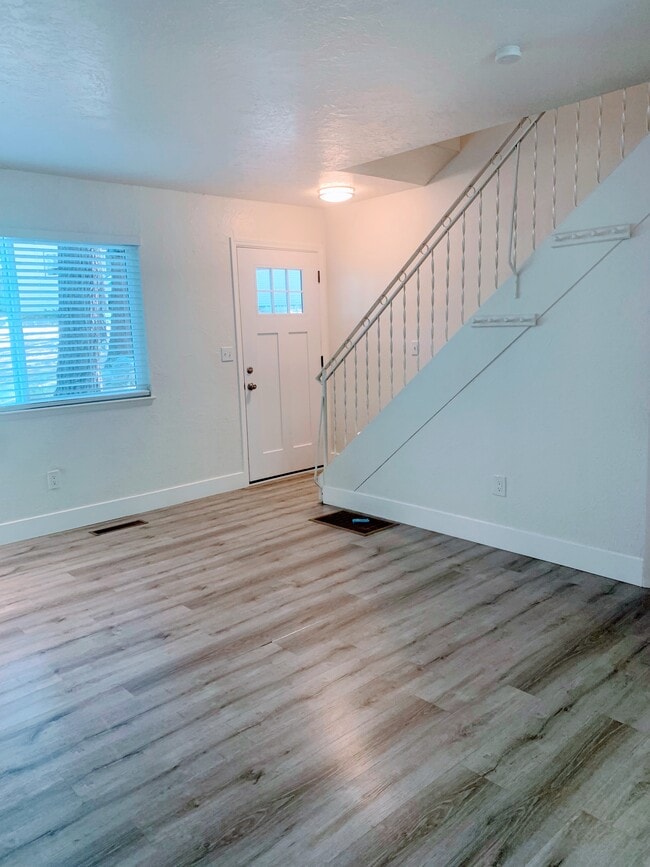 Building Photo - 484 Mcfaul Way