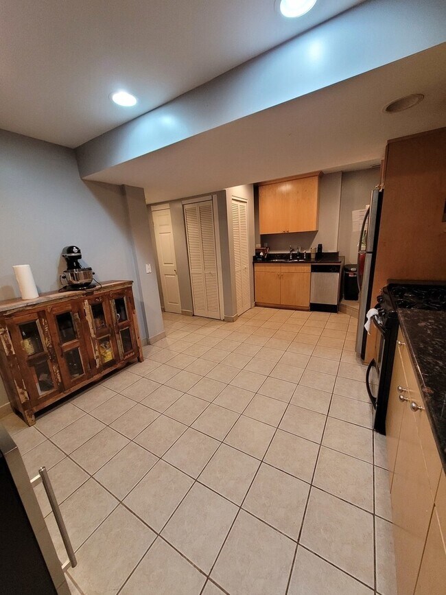 Foto del edificio - 4127 N Ashland Ave
