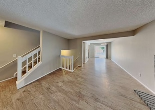 Building Photo - 9906 Garland Dr