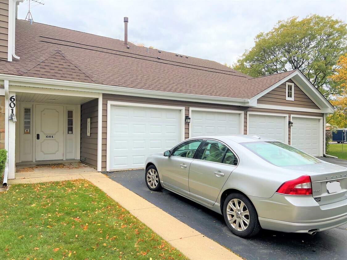 Primary Photo - 601 Hanover Ct