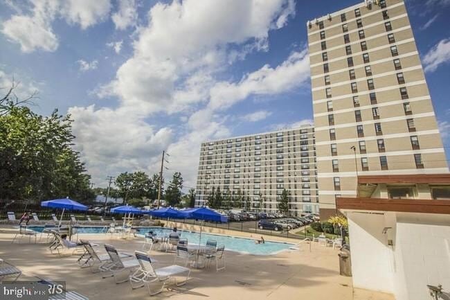 Foto del edificio - 4600 Duke St