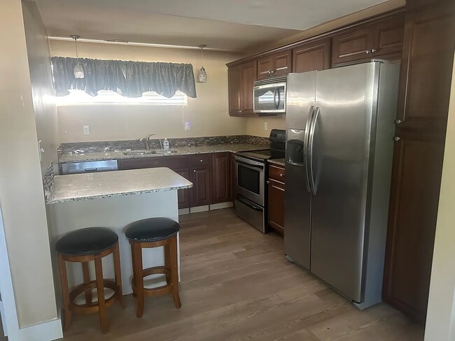 Photo - 2648 E Manor Dr (Cottonwood Heights, UT) House