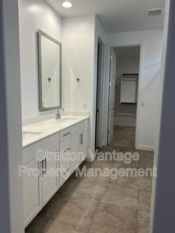 Foto del edificio - 19257 W Coolidge St