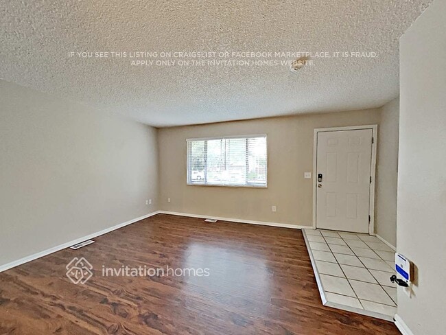 Foto del edificio - 11269 E Center Ave