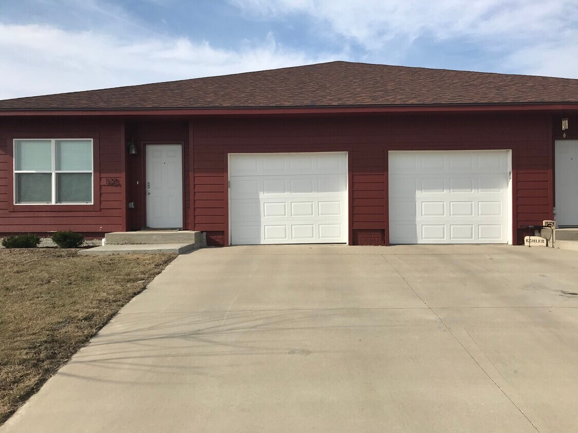 Foto principal - 139 Oak Ridge Dr