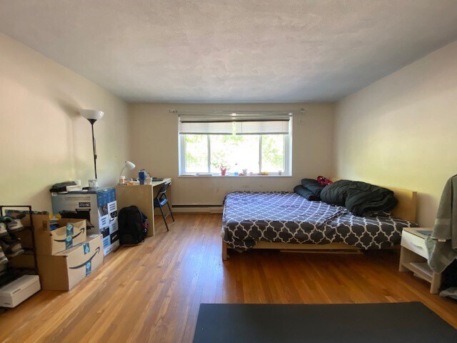 Primary Photo - 205 Kent St