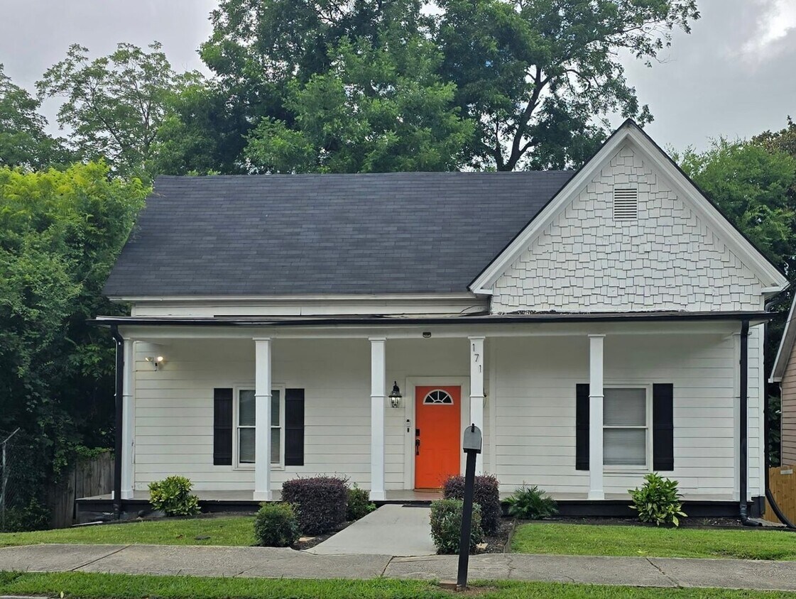 Foto principal - Charming 4BR House in Atlanta