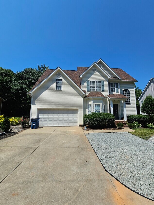 Foto principal - 3007 Oakdale Rd
