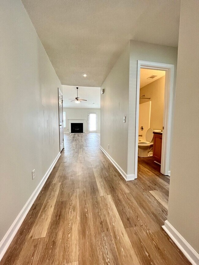 Building Photo - 110 Faybrook Dr