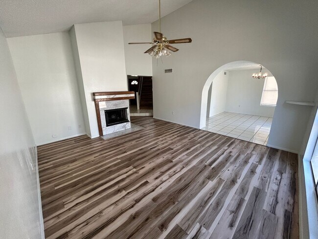 Building Photo - Charming 3 bed / 2.5 bath Gilbert Home wit...
