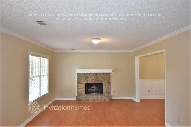 Building Photo - 135 Lacey Oak Ln