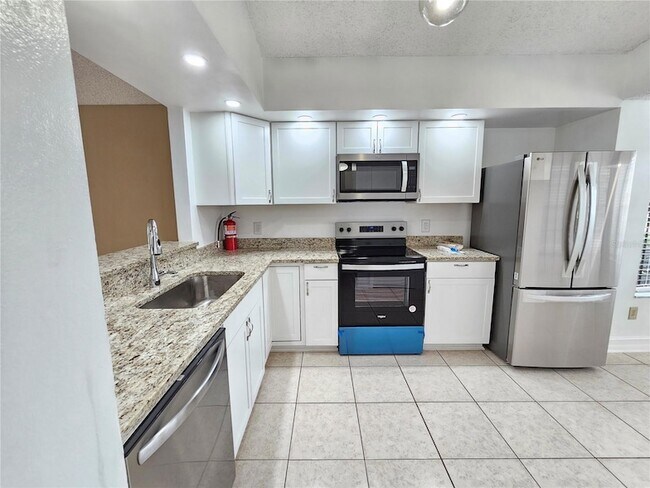 Foto del edificio - 1024 Whalebone Bay Dr