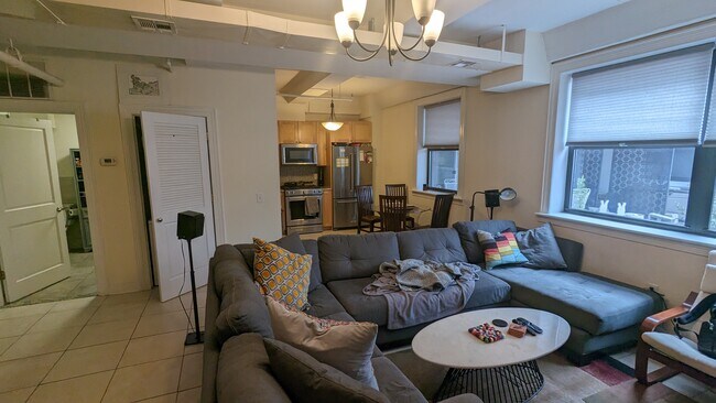 Foto del edificio - 300 Communipaw Ave