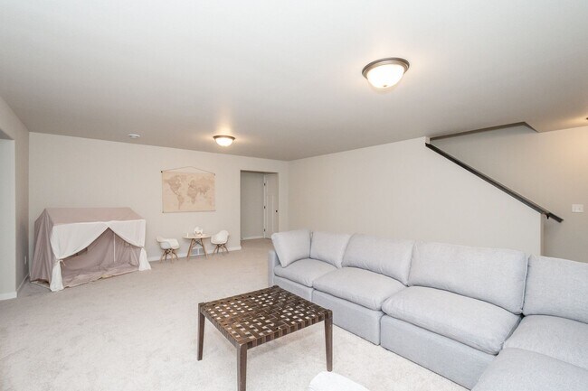 Foto del edificio - 4 Bed 3 Bath Single Family Home