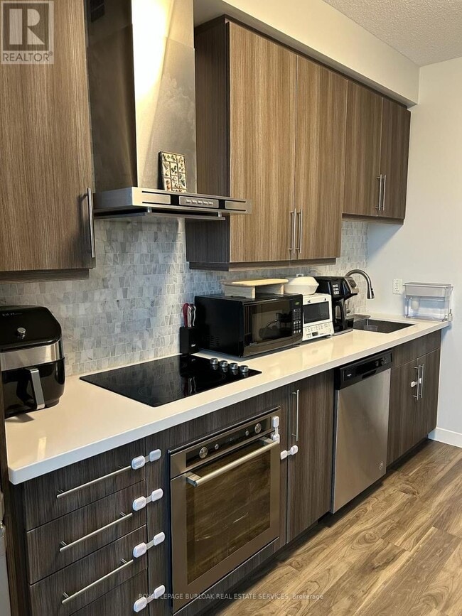 Building Photo - 2087 Fairview St