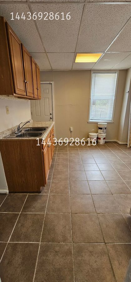 Building Photo - 1301 N Milton Ave