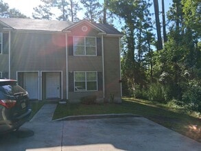 Building Photo - 895 Greenwood Dr