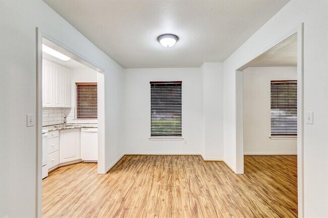 Foto del edificio - 3645 Crestline Rd