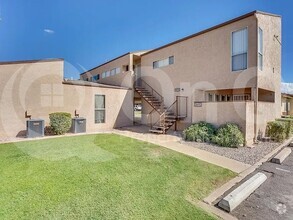 Building Photo - 2673 E Oakleaf Dr