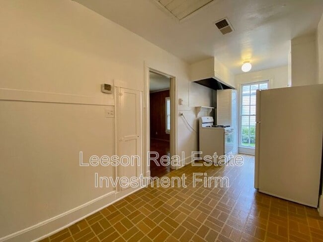 Building Photo - 3429 Beverly Pl