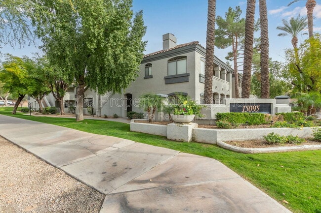 Foto del edificio - 15095 N Thompson Peak Pkwy