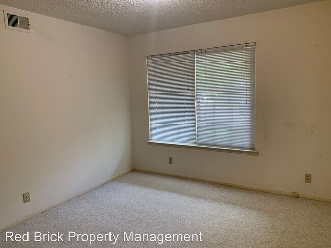 Building Photo - 3 br, 2 bath House - 414 Brian Ct
