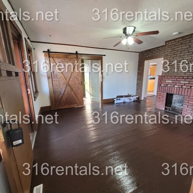 Building Photo - $875- 4 bed 1 bath - Single Family Home