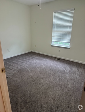 Building Photo - 1703 Cypress Ct