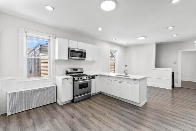 Foto del edificio - 394 Gregory St