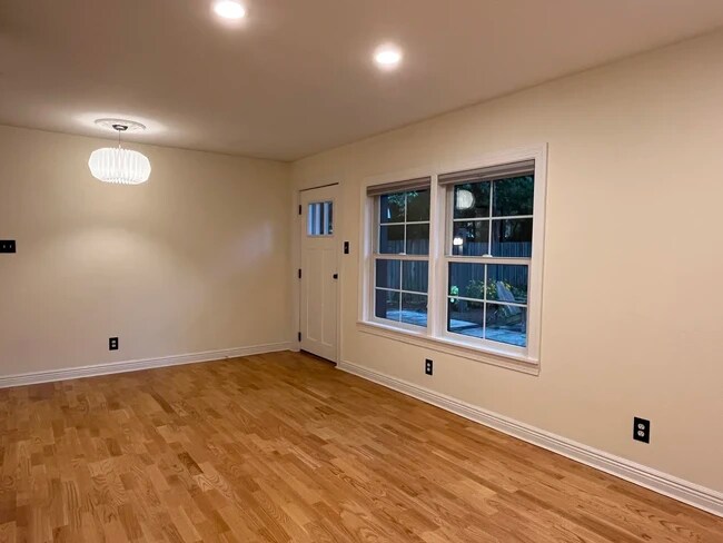 Foto del edificio - 821 S Henderson St