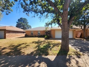 Building Photo - 5121 Reeves Cir