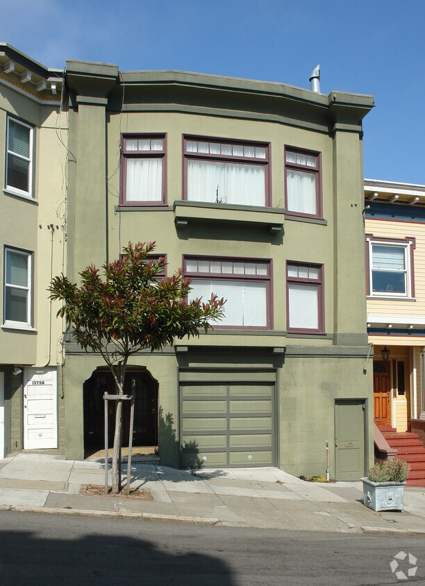 Building Photo - 1375 5th Ave