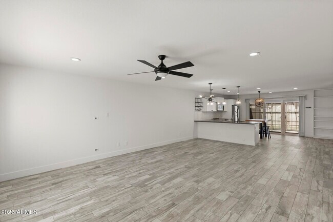 Foto del edificio - 8348 E Solano Dr