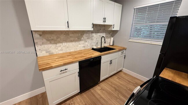 Foto del edificio - 1035 SW 30th St