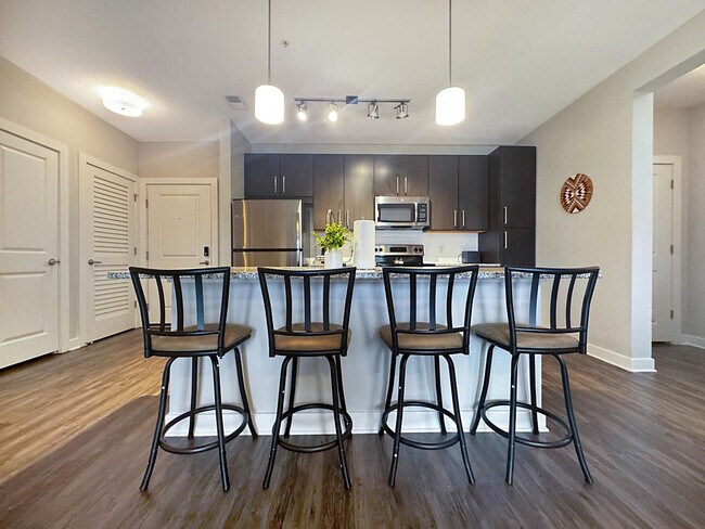 Foto del edificio - 2615 N Grady Ave