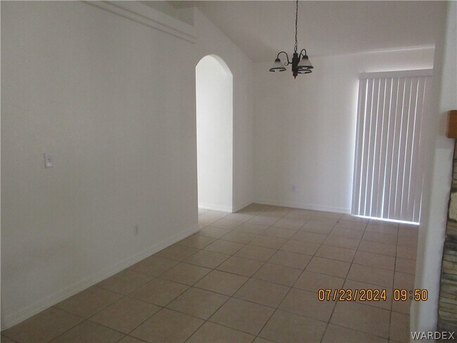 Building Photo - 3936 E Nicole Ave
