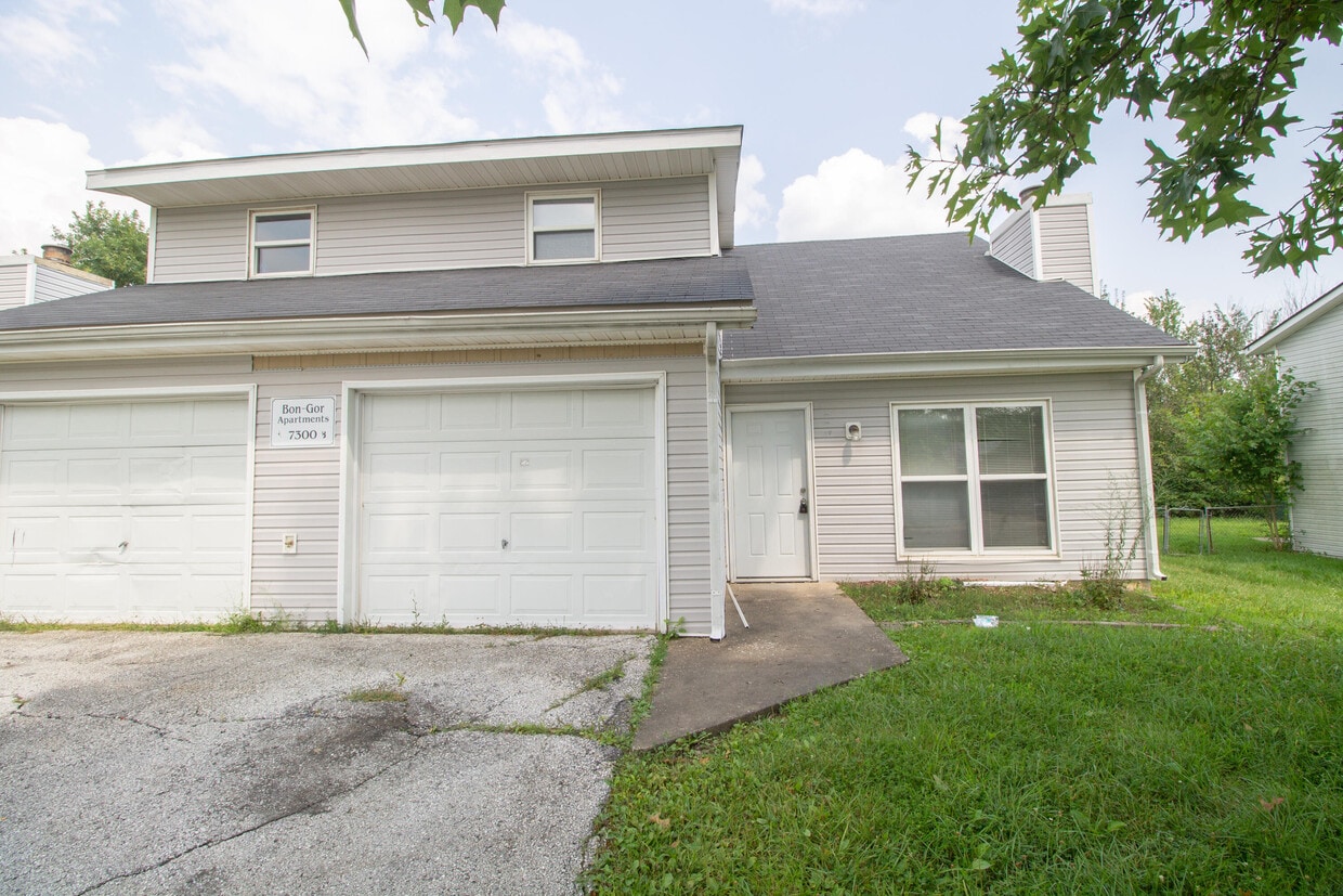 Primary Photo - 7300 N Moberly Dr
