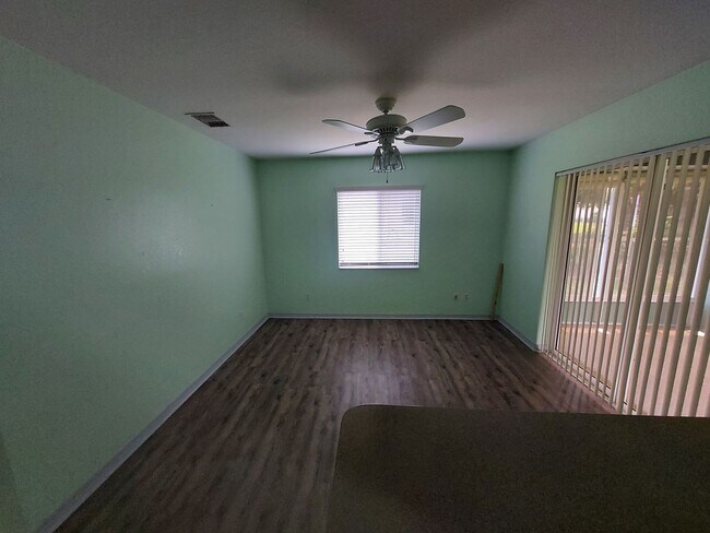 Foto del edificio - 6114 SW 104th St