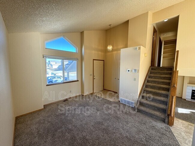 Building Photo - 759 Descendant Dr