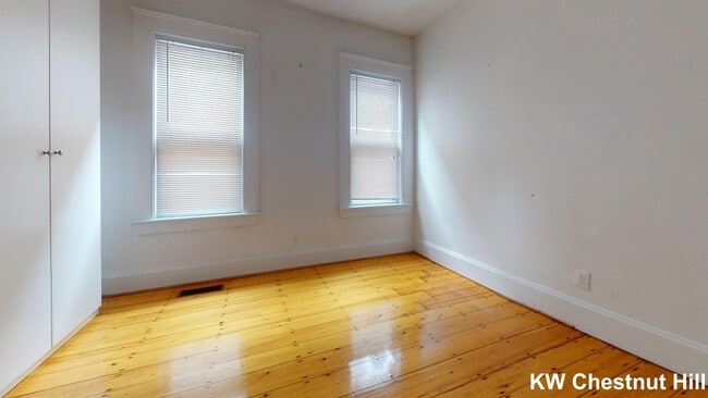 Building Photo - 10 Cherokee St