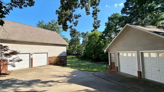 Foto del edificio - 11 Henry Ct