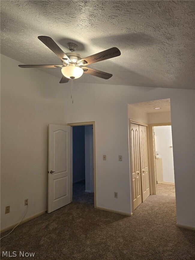 Foto del edificio - 355 Village Pointe Dr