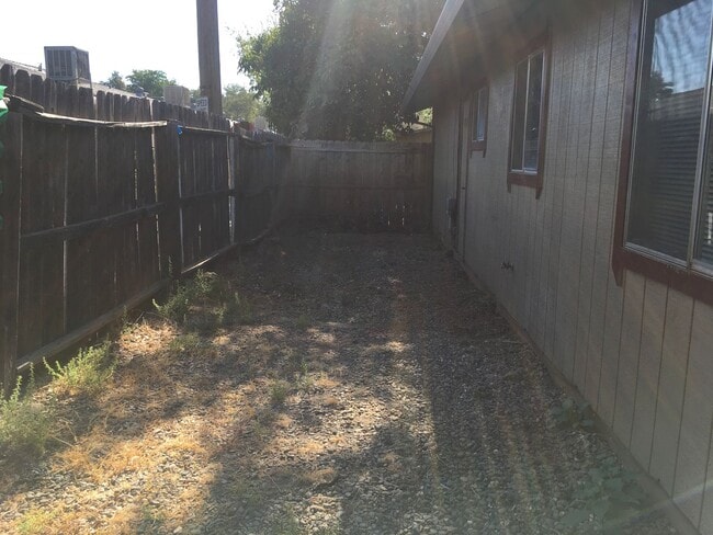 Building Photo - Charming 3-Bedroom Home with Fenced Yards