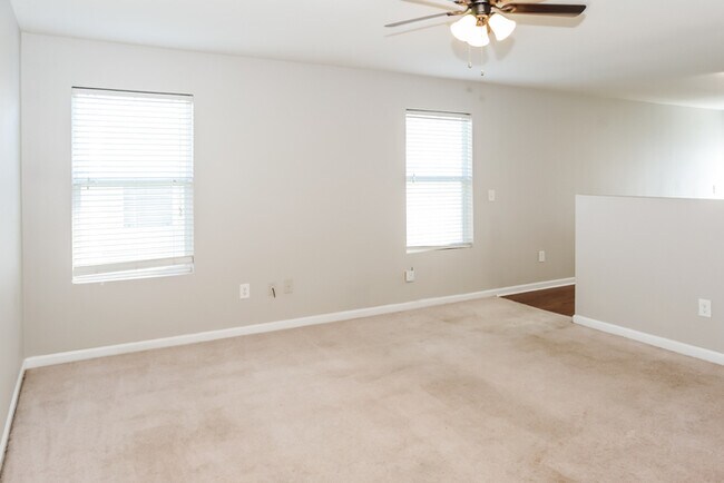 Building Photo - Charming 3 Bedroom with Attached Garage
