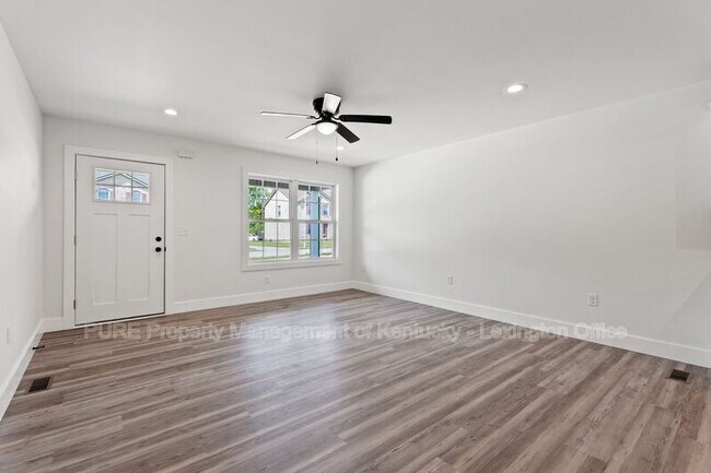 Building Photo - 334 Winding Branch Dr
