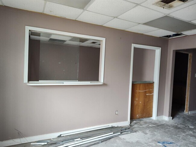 Building Photo - 2720 N Main St